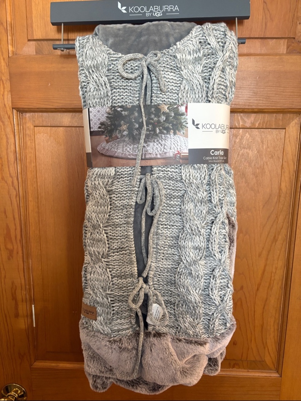 Koolaburra gray cable knit sherpa-lined carla tree skirt 54 in round bnwt